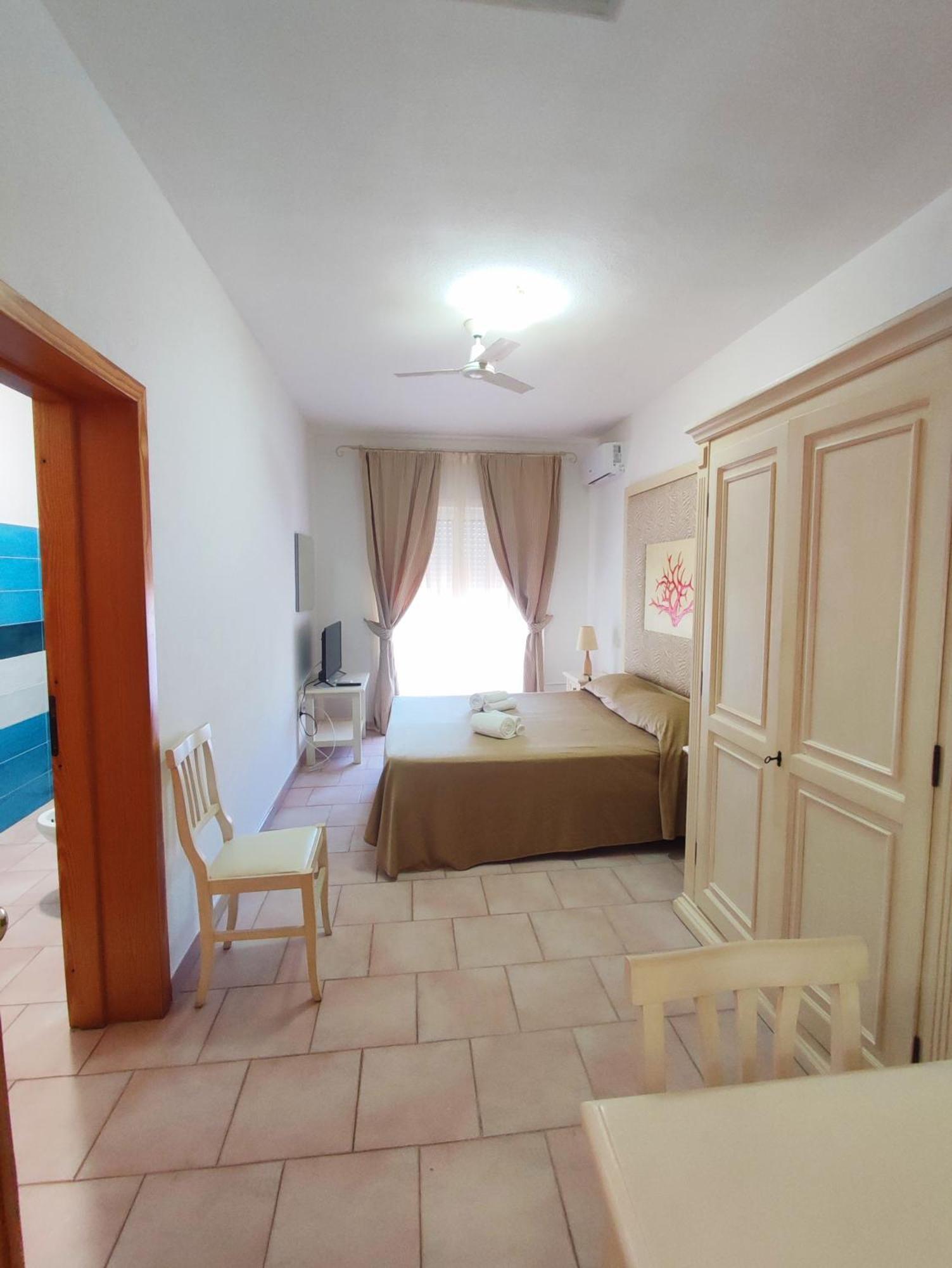 A.I.R. Hotel Gabbiano Isola Rossa Exterior photo