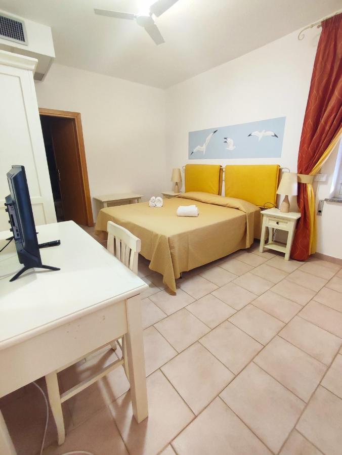 A.I.R. Hotel Gabbiano Isola Rossa Exterior photo