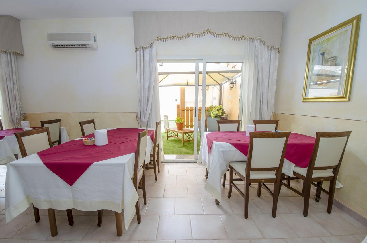 A.I.R. Hotel Gabbiano Isola Rossa Exterior photo